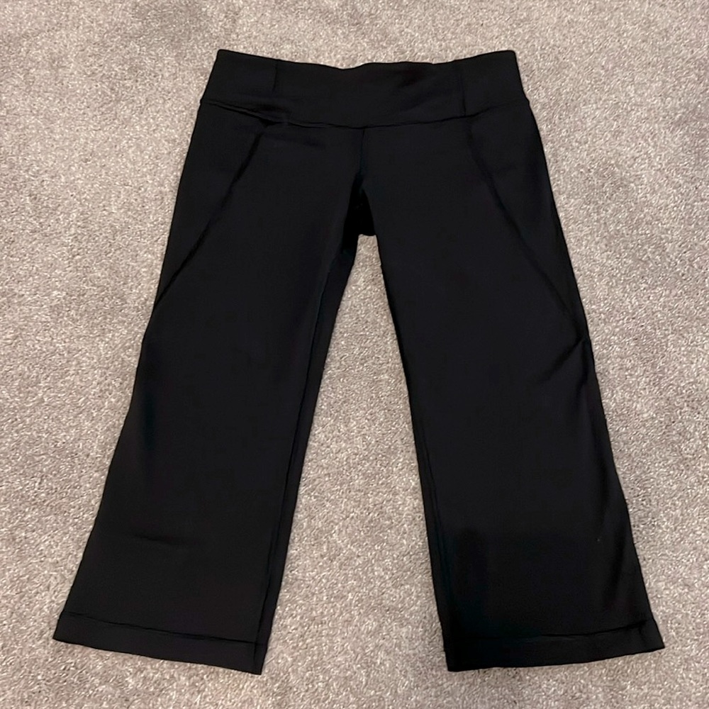 Lululemon Gather and Crow Cropped Leggings